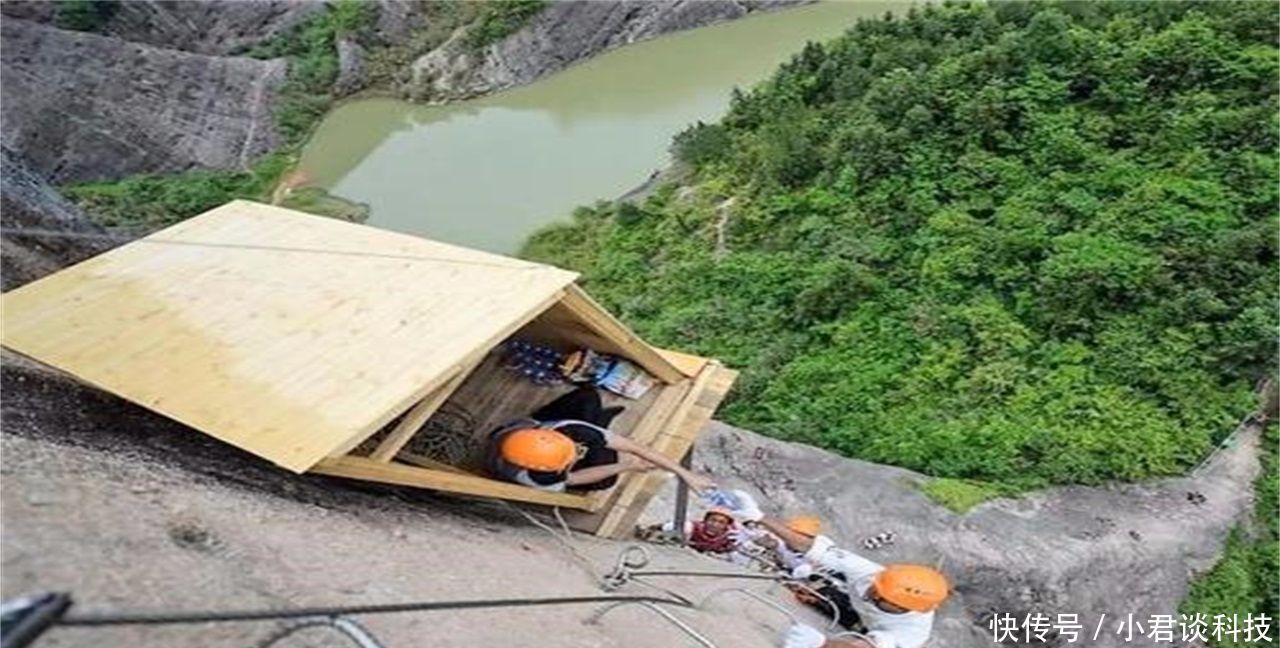 我国“最良心”小商店，建在百米悬崖上，一瓶水却只卖2元钱