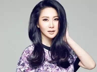  【气质】女人过了30岁衣服就要这样穿，才显高贵的气质！