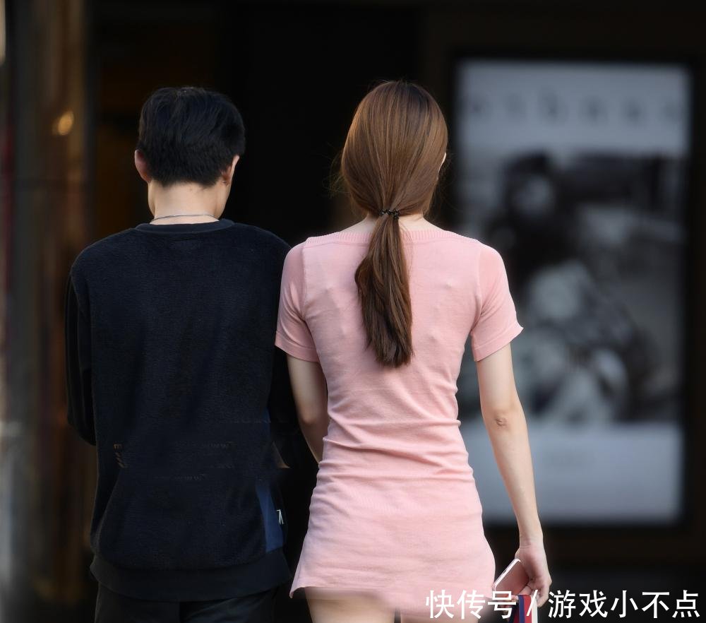 粉色@粉裙, 约会美美的男友都目不转睛