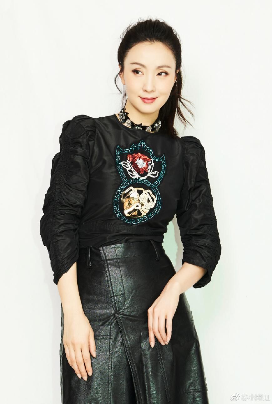 46岁小陶虹的胯男人看了都沉默，同情徐峥这15年怎么过来的