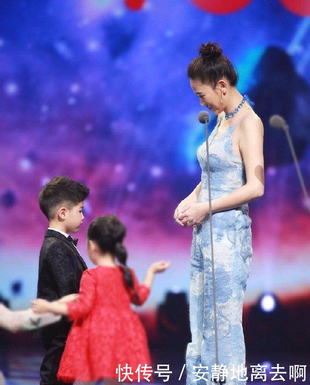 拼了！陈乔恩吊带连体裤都撑变形了，网友：眼前一亮