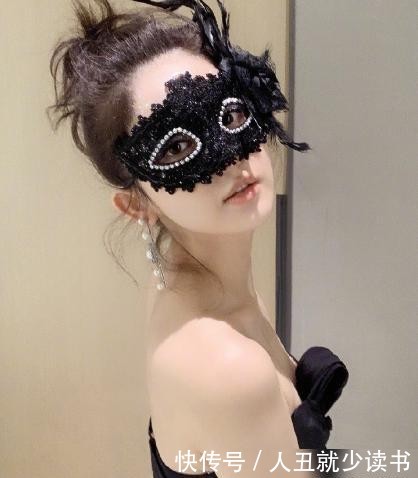 蝴蝶背不算啥,看到娜扎的榴莲背,隔着屏幕都