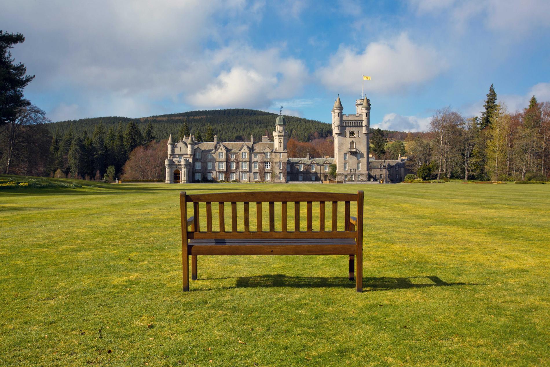 全球最霸气城堡：拥有202平方千米领地，占地面积比故宫大280倍