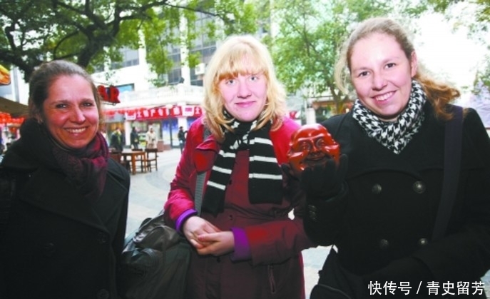 英国大妈来中国旅游，她们印象中的中国竟然是这样子的，太逗了！