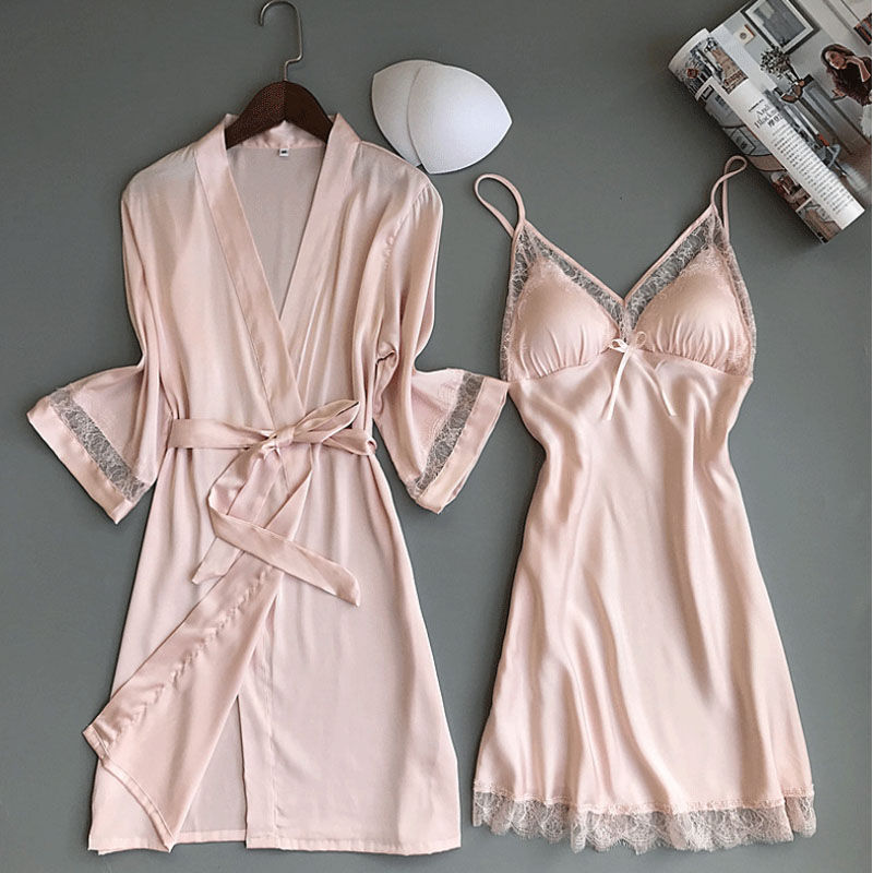 看了下图才知道有种女人味叫:藏不住的性感妩媚