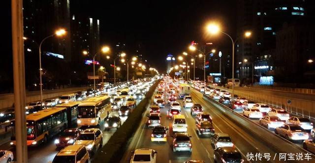 100个中国人就要18人有车，相比美国和日本，人均经济还差很多