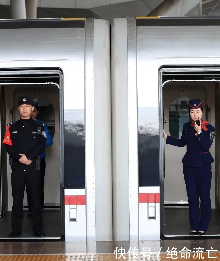  「提前」为什么火车很少提前到站？非要乘客等！看完再也不气了