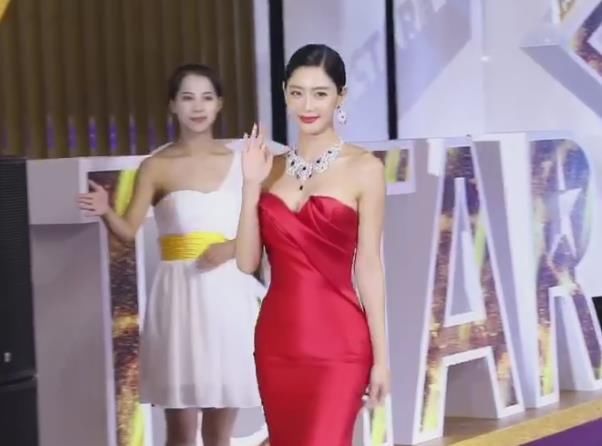 第一美李成敏，从素颜到女神，感觉素颜更好看