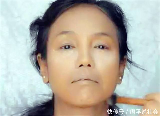 清洁工阿姨40岁没碰过化妆品，美妆师给她化完妆，自己都凌乱了！