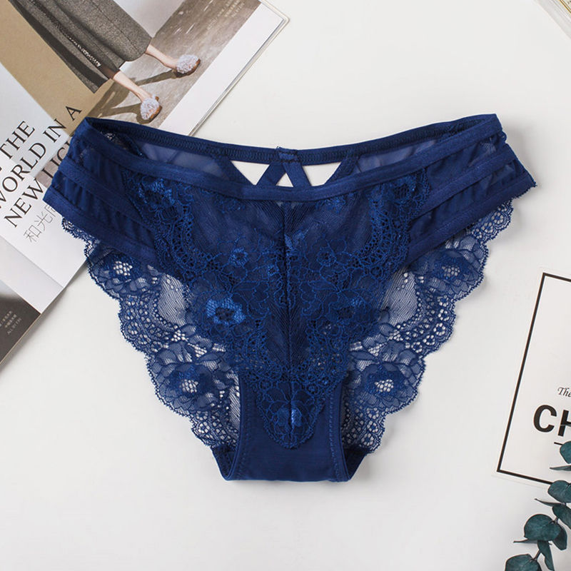 我是想不到，老婆居然就穿这种透透的三角裤就出来，好看极了