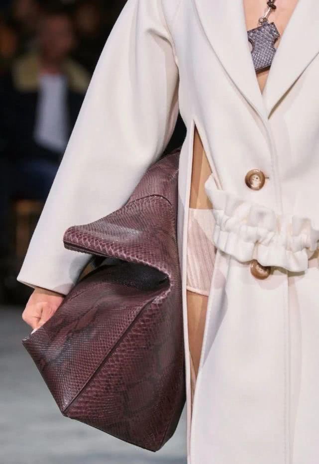  『Off』运动潮牌也可以很时髦丨Off-White 2020 秋冬系列
