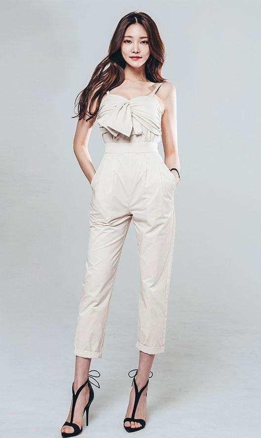 臀部大的女人穿紧身裤是很好的选择，穿着舒适不紧绷又显档次