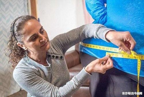 43岁大妈体重490斤，臀围241cm，成为美国臀部最大的人