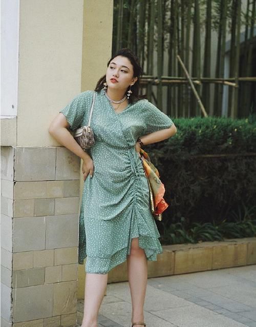  『女人』微胖身材女人，穿衣只要懂得“拒绝”这5款，就算体重超140也不怕