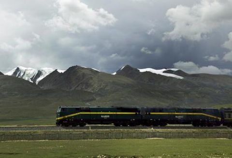 我国作为“基建狂魔”，为何青藏铁路火车头还需从国外进口？