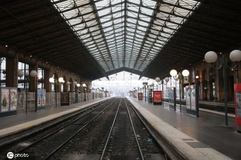  「改革」法国爆发25年来最大规模罢工 国家面临瘫痪