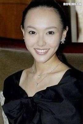 长得美就可以不顾发型?赵丽颖非主流，一人好似一月没洗头!