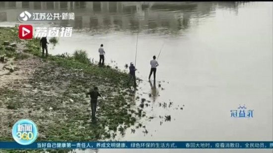  #钓点#钓者扎堆、粗暴垂钓！南京燕子矶成“网红”钓点