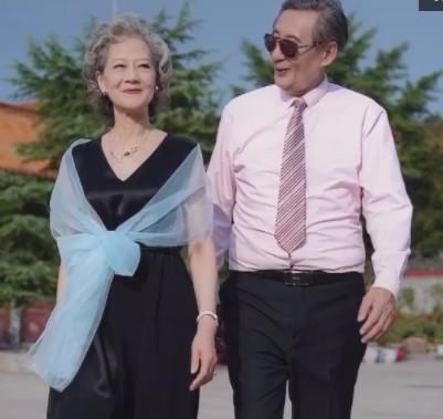  「老奶奶」这群坐拥百万粉丝的老奶奶，用日常穿搭来示范，女人也能精致到老