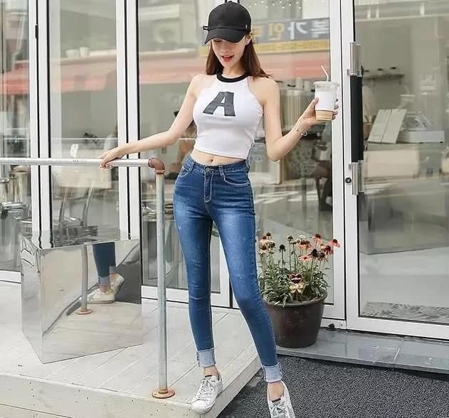爱美女性不管怎么搭配牛仔裤，都是那么的时尚好看！