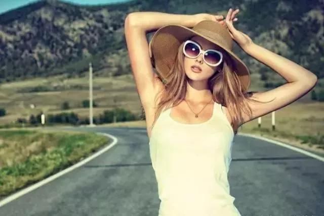 川藏线上的女孩子，真的会为了搭车没有底线？听听司机师傅怎么说