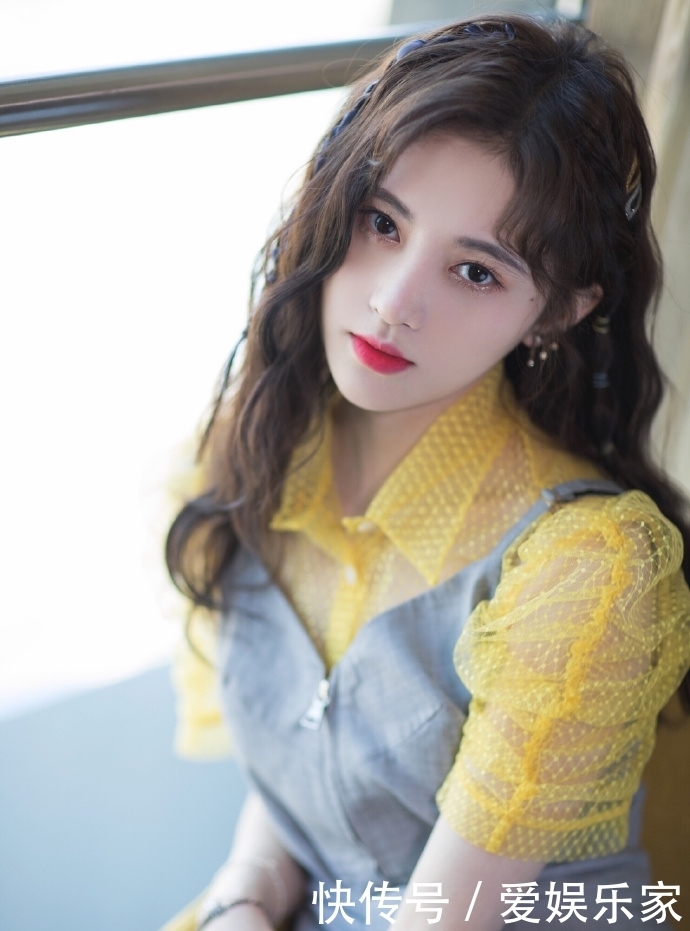 性感:美女图集,第785期:性感时尚,图几小姐姐,你会更喜欢呢?