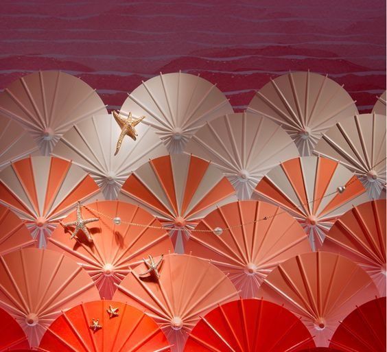 没想到!她把《演戏攻略》中的元素用在橱窗里,高级炸了!