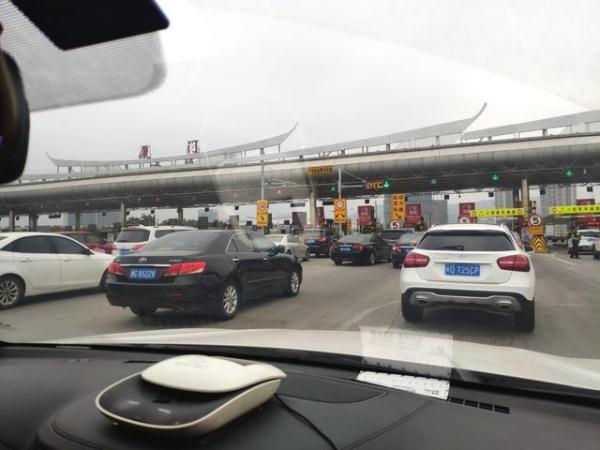 春运见闻：有人塞满后备箱，有人感叹服务区泡面不再天价