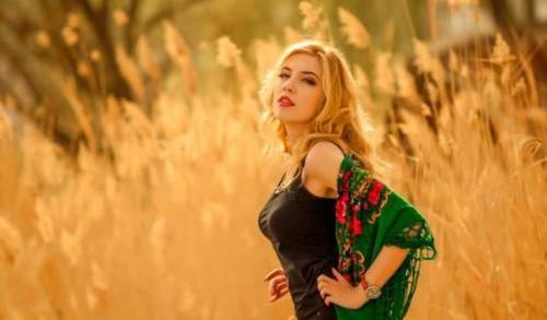 乌克兰，一个美人成群的国家，美女太多竟是此国最好的旅游资源！