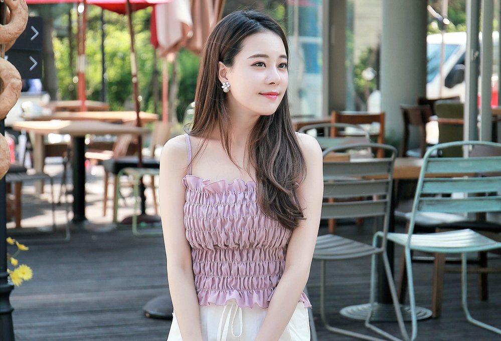 美女迷人气质显露无遗