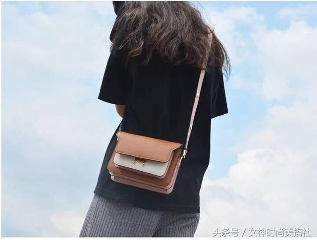 这三款包包能帮你优雅过渡到秋天，第2款是很多女星的最爱