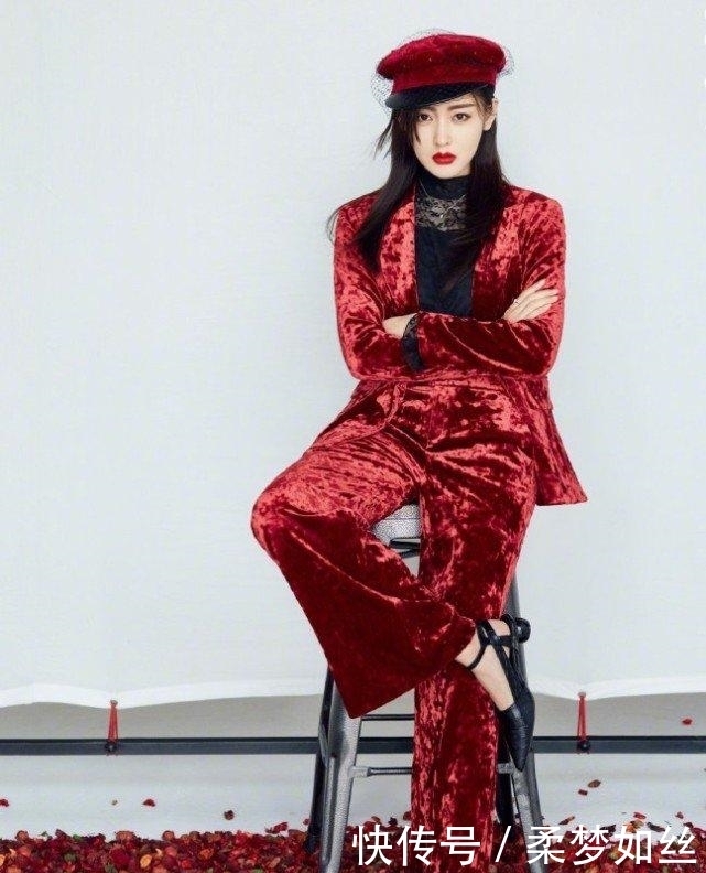 # 动漫#一穿就火了，网友大呼比动漫美！，张天爱首次COS王者荣耀貂蝉