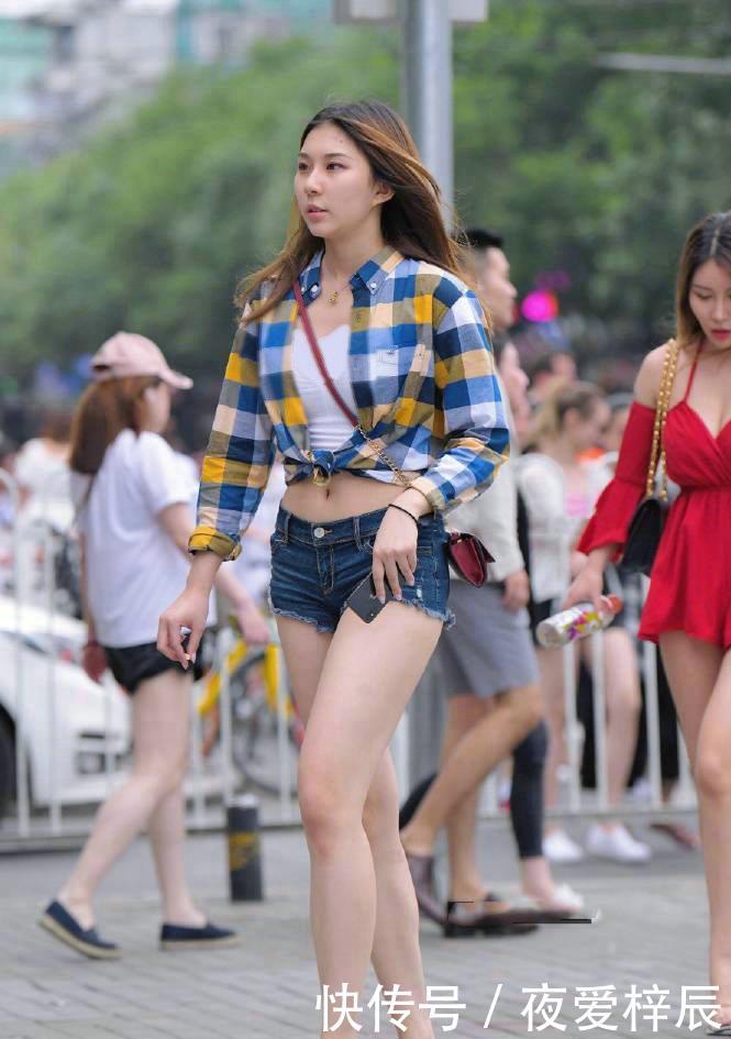 柔美■小姐姐柔美的身材完美展示,非常女人,而且优雅贤淑