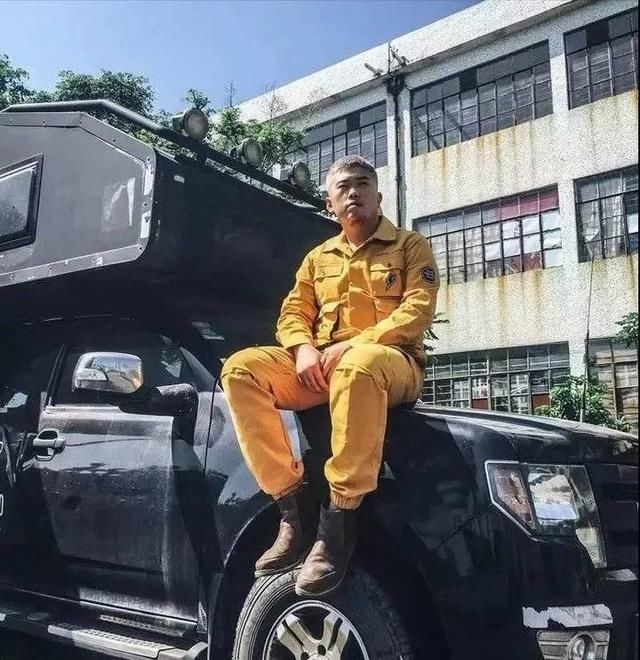 穿越大半个地球去摆摊，93年济南小伙这样诠释“彪悍的人生”