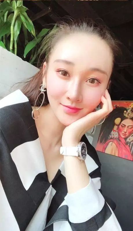 “造假疫苗”董事长终入狱!网红儿媳却仍在高调炫富?网友踢爆竟是