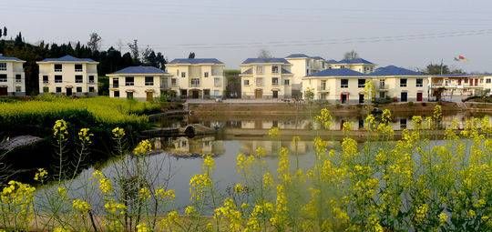  『四川省』富顺县纳入四川省农村公共基础设施管护体制改革试点创建名单 为全省首批7个创建试点县（市、区）之一