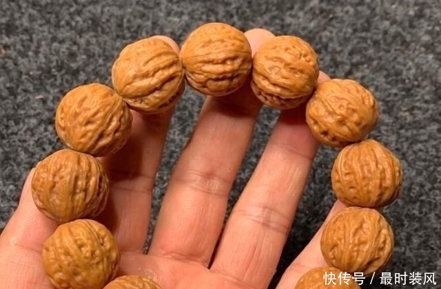  [文玩]“毕业级的文玩手串都长什么样? ”