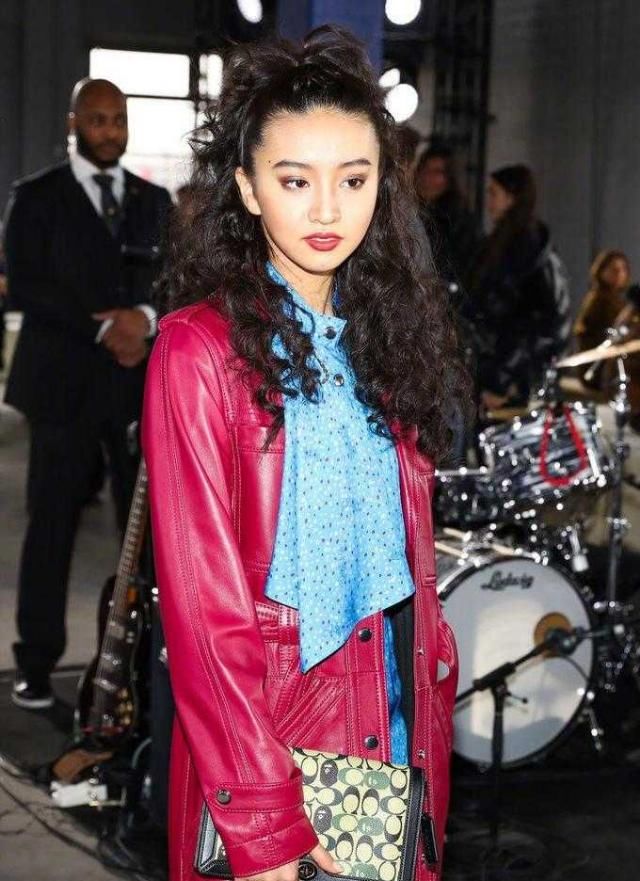  『衬衫连衣裙』木村光希穿搭造型不小心翻车，网友认为显老，全场全靠气质撑场