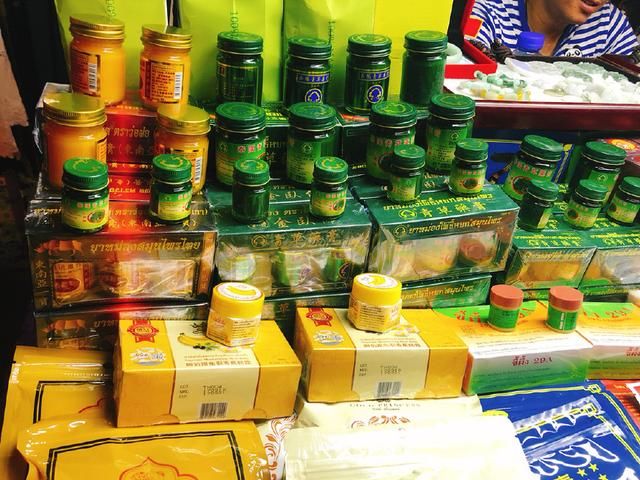 三亚最繁华海鲜市场夜市，当地人说海鲜最便宜，游客说：不被坑