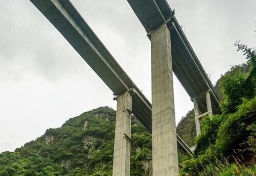 湖南建的这座世界级大桥，高260米，被称为“湘南第一高桥”！