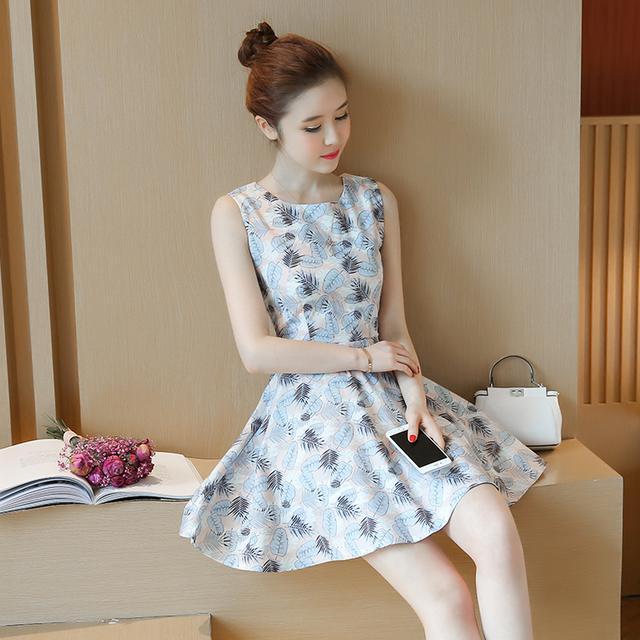 碎花■肤色暗黄的MM别担心,这10款碎花连衣裙,穿上优雅显白又减龄