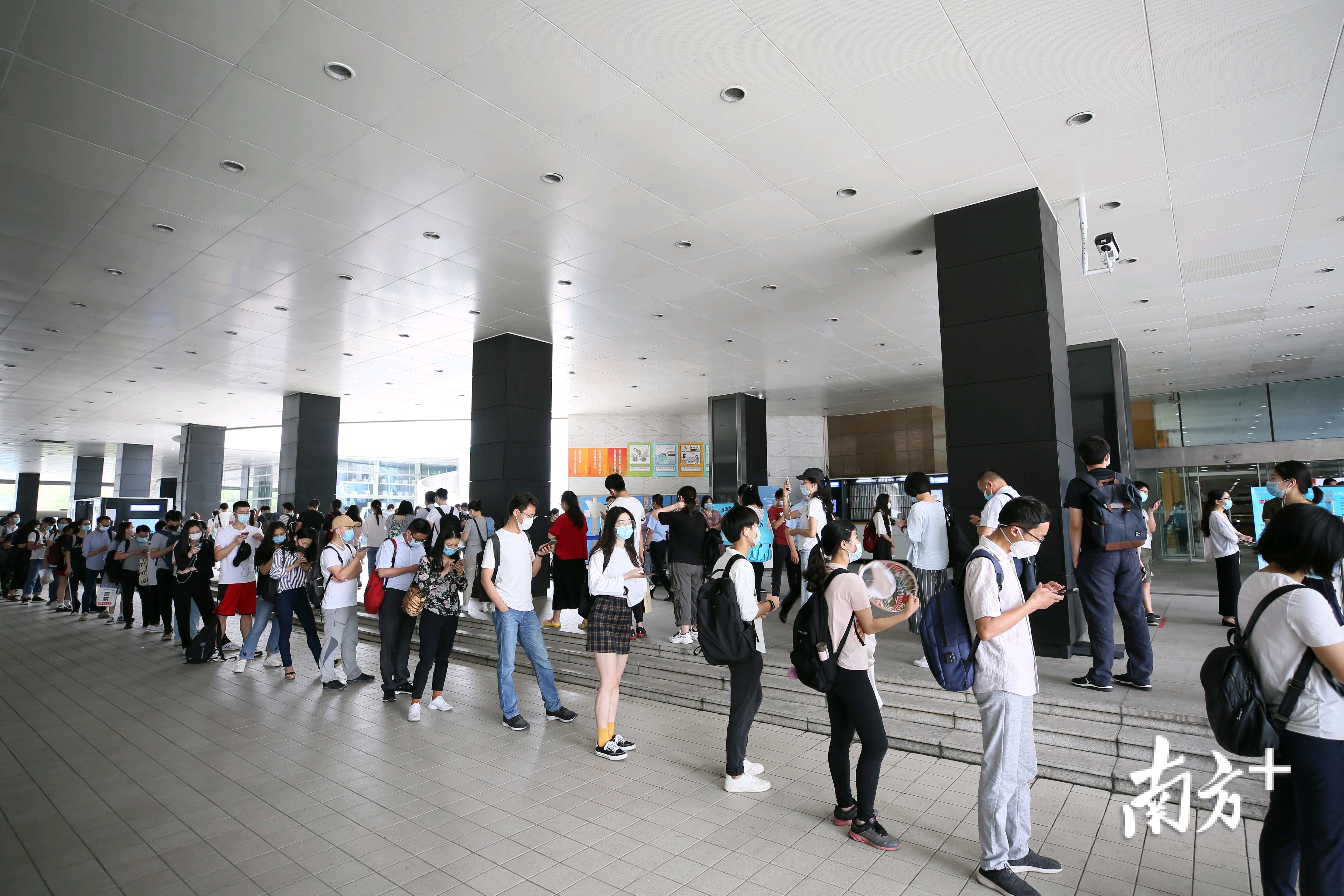  【图书馆】今起深圳图书馆同时在馆人数增至1500人