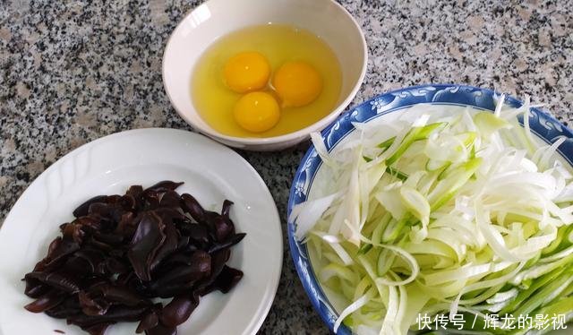  「鸡蛋」补脑别只吃钙片了，它才是“补脑高手”，家家户户都有，别错过