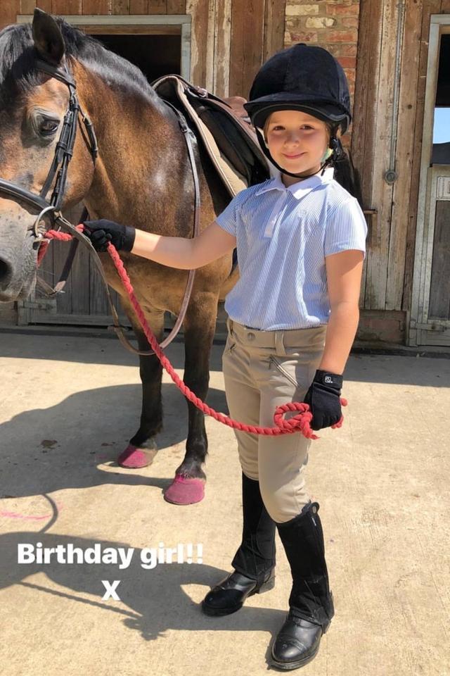 贝克汉姆为小七庆生，别看才7岁，一身帅气搭配颇具妈妈贝嫂风范