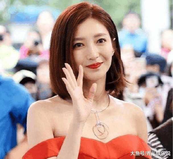 江疏影真敢穿!上半身尺度堪比泳衣,网友:不是身材好根本挂不住