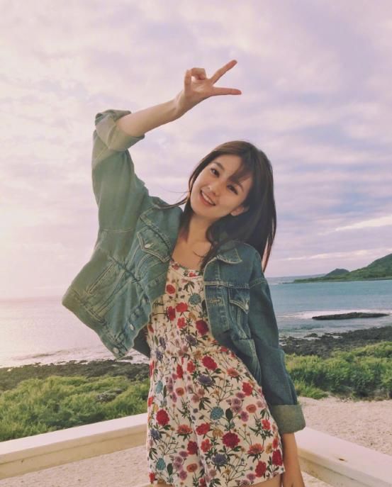  『大方』时尚大方的春季碎花设计是真的清新！尤其以下三款设计，尽显优雅