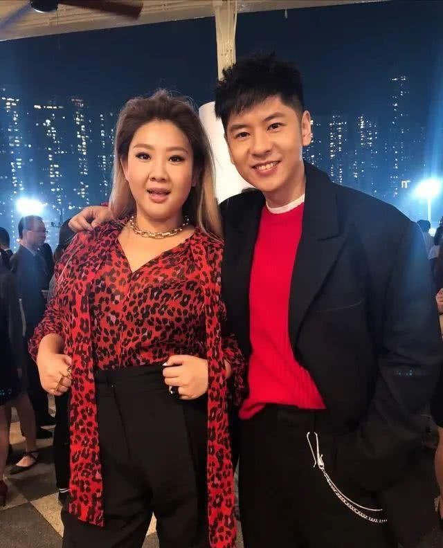 不住@郑少秋女儿胖到收不住？皮肤再好也圆成球，好在气质没变化！