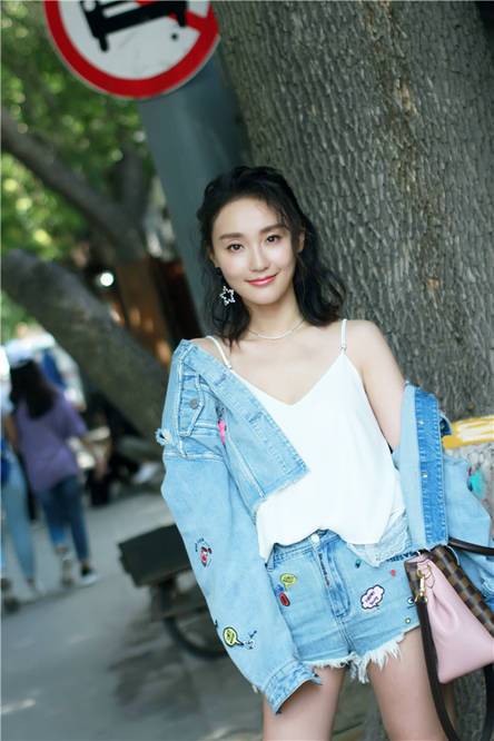 康琳浠玩转个性牛仔风回头率MAX