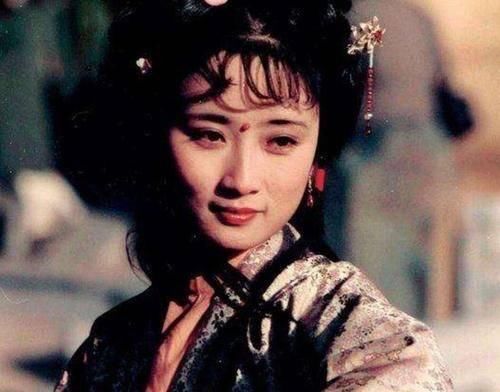  【香菱】探春2次邀香菱入诗社，为什么都宝钗一语挡了回来？