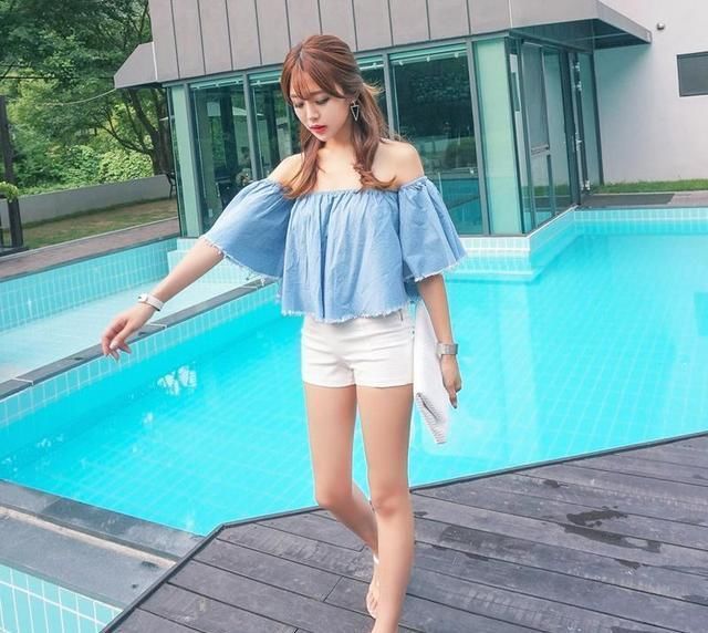 长腿热裤女孩惹人爱，好身材好气质不可阻挡